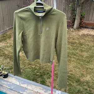 L cropped Calvin Klein top in olive green